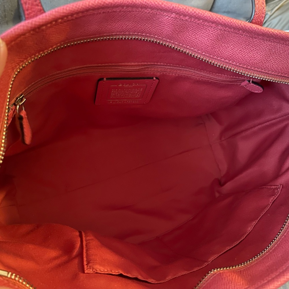 Coach City Zip Tote - Picture 9 of 14